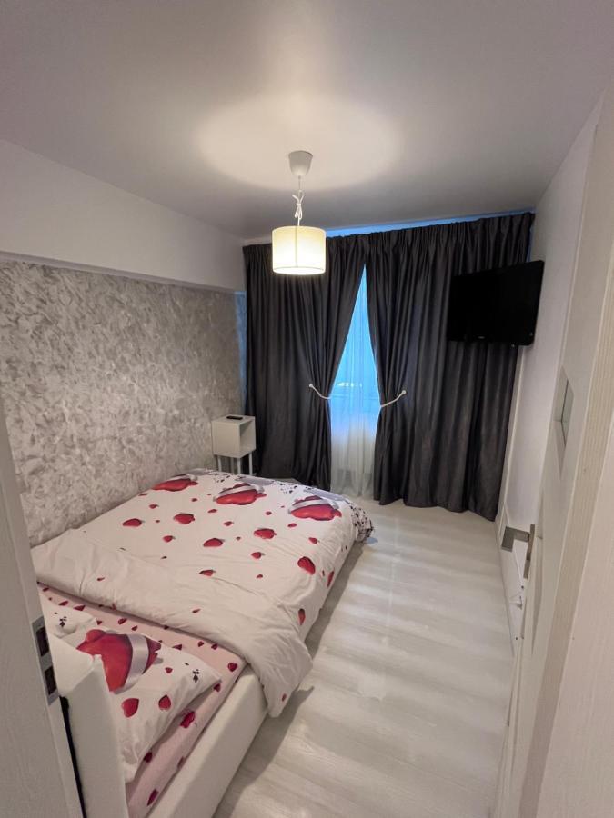 Apartmán White & Elegant Luxury Apartament Craiova Exteriér fotografie